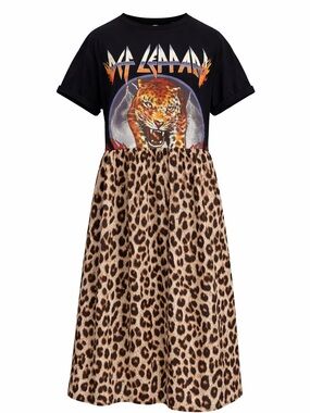 Def Leppard Edition Band tee to midi! Rad dress. Pockets 🎸The Remix Collection 🥁